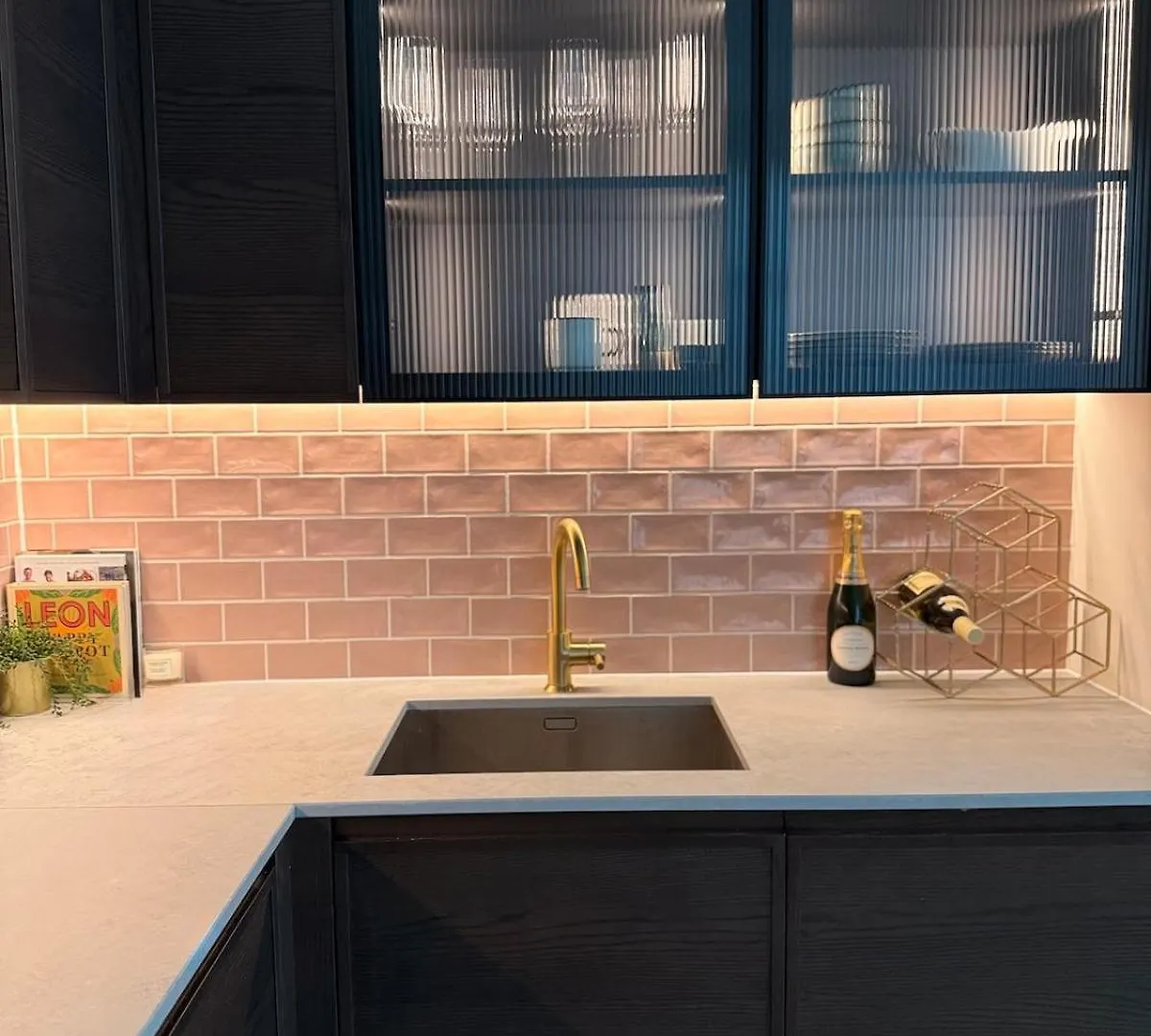Luxury 1 Bed Riverside Apartment With Sky Lounge Londyn